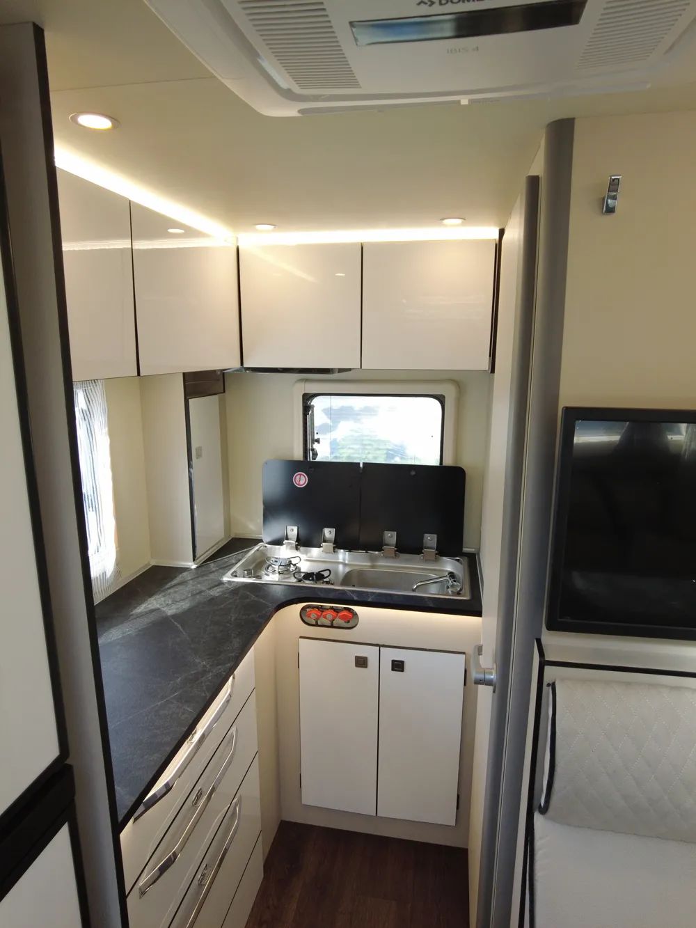 疫情之下，我們為什么選擇房車出行？