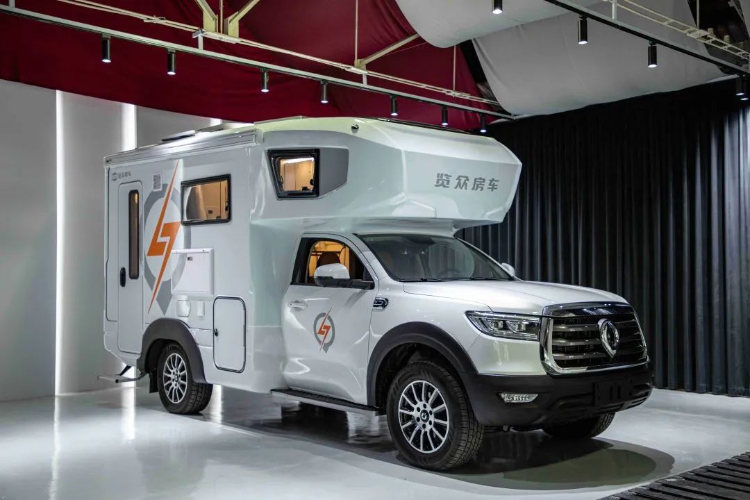 為什么覽眾房車要采用玻璃鋼“三明治”車身結構？