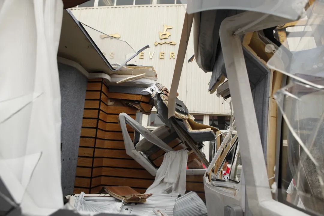 砸掉山海炮旅居車，覽眾房車究竟在搞什么？